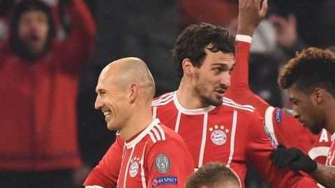 Jugadores de Bayern Munich celebran tras vencer al Besiktas Estambul en partido de Champions League. (Foto: EFE/LUKAS BARTH)