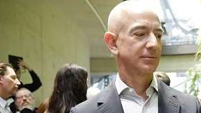 Jeff Bezos, fundador de Amazon, durante la inauguración de Las Esferas.