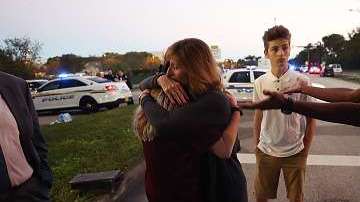 El plantel escolar sigue siendo una escena de crimen.