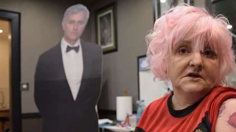 Vivien Bodycote tiene tatuado rostros y frases de Mourinho por todo el cuerpo