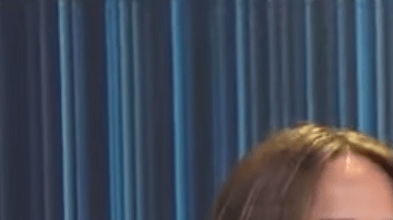 Andrea Legarreta se puso colorada después de la exposición que vivió durante el juego Basta, en el programa Hoy.