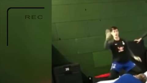 Thibaut Courtois sorprendió con su habilidad con pelotas de ping pong