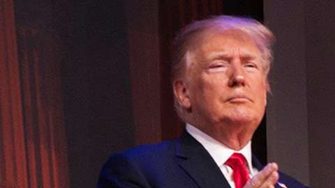 Trump dice que prefiere profesores armados a guardias con rifles