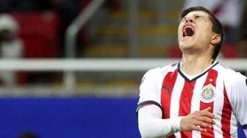 El Guadalajara, donde juega Alan Pulido parece caerse a pedazos y vivió una de sus peores noches ante su gente.