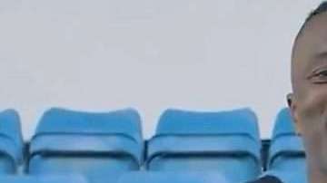 El veterano Patrice Evra es el nuevo fichaje del West Ham.