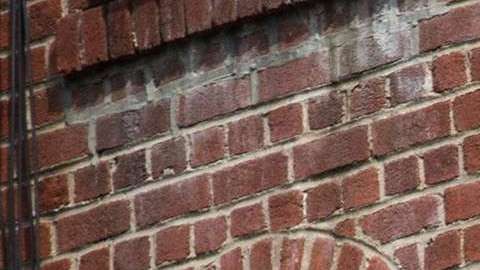 En NYC es común ver al vecino por la ventana.