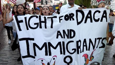 Activistas luchan por la protección de "Dreamers".