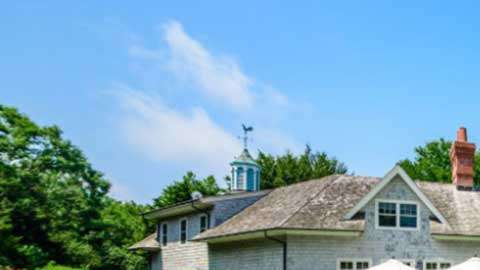 Aparte de vender esta casa de los Hamptons, también supuestamente tuvo que pagar casi $20 millones a su ahora ex esposa.