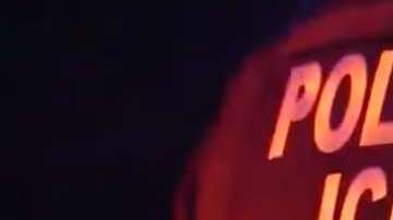 Los activistas buscan evitar que indocumentados sean detenidos solos en la noche.