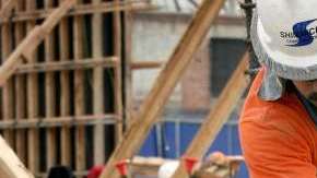 La construcción, junto con la salud, las fábricas y el servicio en bares y restaurantes sigue creando empleo a buen ritmo./Archivo