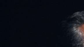 En medio de problemas de salud, celebra 70 años de edad.