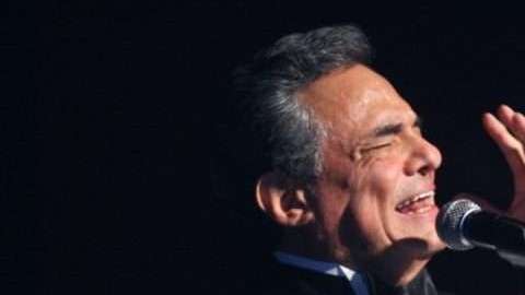 En medio de problemas de salud, celebra 70 años de edad.