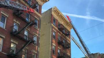 Más de un centenar de bomberos apagaron las llamas en la calle Mulberry, de Manhattan.