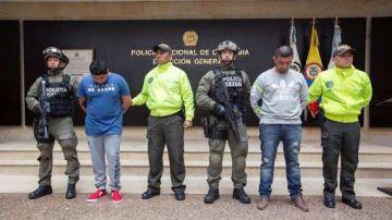 Prado Alava (camiseta gris) permanecía detenido en la cárcel la Picota de Bogotá desde el 12 de abril de 2017.