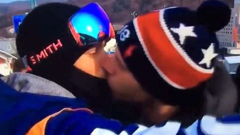 El beso de los Juegos Olímpicos de Invierno de PyeongChang 2018.