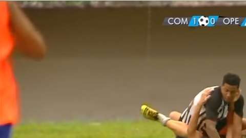 El futbolista, de nombre Reis, propinó puñetazos a diestra y siniestra al recogebalones