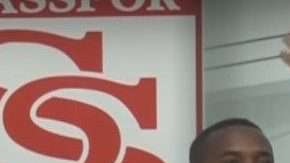 El brasileño Robinho aun conserva pegada y logró su primer gol en Turquía de tiro libre.