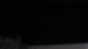 Centro comercial prohibe la entrada a adolescentes que no acudan con sus padres.