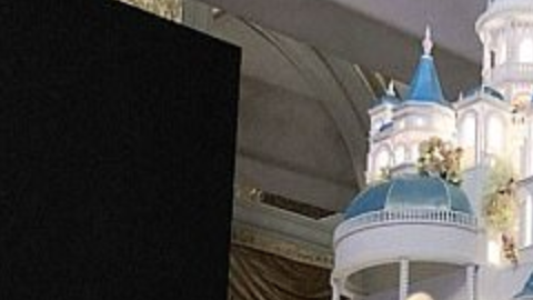 Renat Agzamov realiza esta tarta de bodas.