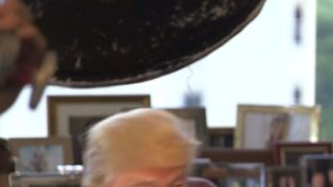 Los memes ponen en duda su valentía.