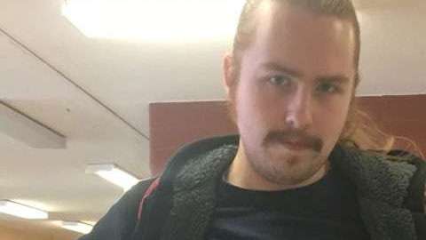 La disputa se dio con un grupo pro-inmigrante que repartía literatura a favor de la comunidad inmigrante