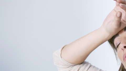 Muchas mujeres sienten temor a que les llegue la menopausia por todo lo que esta supone.