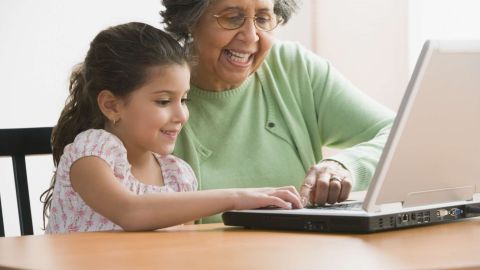 Que tu abuela a prenda a navegar segura por Internet.