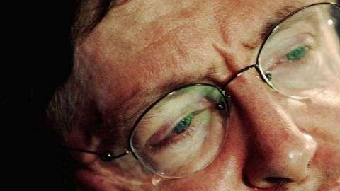 Stephen Hawking fue perdiendo sus capacidades motrices desde joven por la esclerosis lateral amiotrófica que padecía.