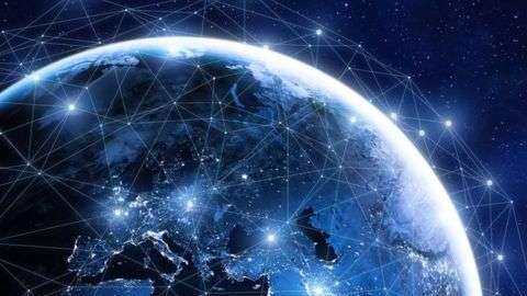 Según los expertos en la materia, Internet es una red libre de escala.