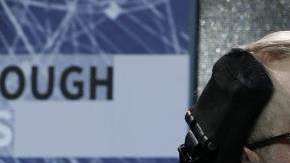 Hawking completó antes de morir un método para detectar universos paralelos.