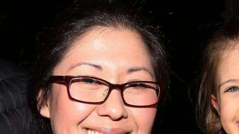 La actriz con su hija fallecida en el accidente. Se están recabando fondos en su ayuda