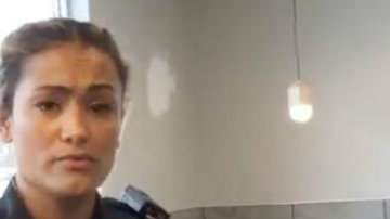 El anciano vagabundo fue humillado por personal del restaurante y por la policía.