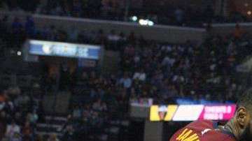 LeBron James se lució con una magistral jugada