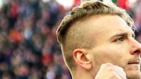 El jugador del Lazio Ciro Immobilecelebra su gol, el 2-2 ante el Cagliari Calcio. (Foto: EFE/EPA/FABIO MURRU)