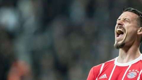 El jugador del Bayern de Munich Sandro Wagner celebra un gol al Besiktas de Estambul en Champions. (Foto: EFE/ Sedat Suna)