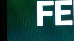 Roger Federer de Suiza saluda antes de su juego contra Hyeon Chung en el Torneo de Tenis de Indian Wells, California (Foto: EFE//JOHN G. MABANGLO.).