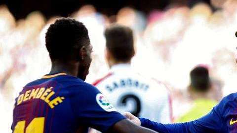 Lionel Messi celebra su gol con el francés Dembélé en partido entre el Barcelona y el Athletic de Bilbao. (Foto: EFE/ Quique García)
