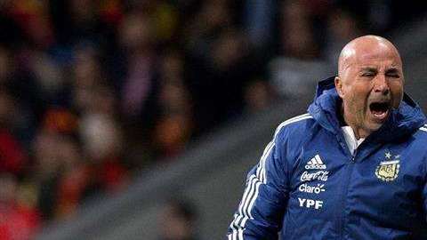 El seleccionador de Argentina Jorge Sampaoli durante el partido amistoso contra España en el Estadio Wanda Metropolitano de Madrid. (Foto: EFE/Rodrigo Jimenez)