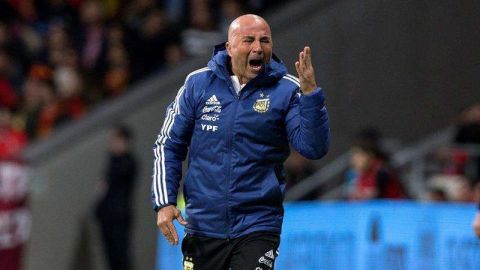 El seleccionador de Argentina Jorge Sampaoli durante el partido amistoso contra España en el Estadio Wanda Metropolitano de Madrid. (Foto: EFE/Rodrigo Jimenez)