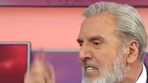 Carlos Albert le da nuevamente con todo al técnico del Tri, Juan Carlos Osorio.