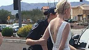 Amber Young iba vestida de novia cuando fue detenida