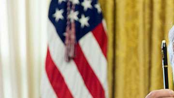 Trump desde un principio buscó blindarse de su propio equipo