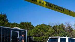 El último incidente ocurrió el domingo, cuando dos jóvenes de 22 y 23 años de raza blanca resultaron heridos al explotar un paquete.