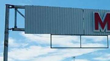 Entre Tijuana y San Ysidro cruzan diariamente unos 50,000 vehículos y 25,000 personas a pie.