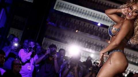 La modelo bahiana Erika Canela ganadora de Miss Bum Bum en 2016 pretende demandar a Cristiano Ronaldo.        (Foto: MIGUEL SCHINCARIOL/AFP/Getty Images)