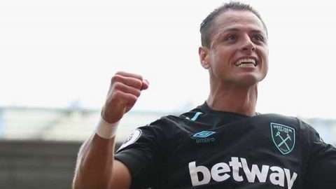 Javier 'Chicharito' Hernández luce enamorado.