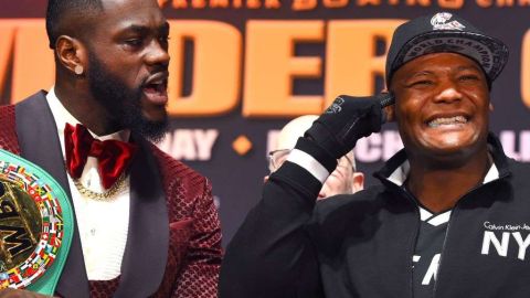 Deontay Wilder(izq.) se mide a Luis King Kong Ortiz. TIMOTHY A. CLARY/AFP/Getty Images