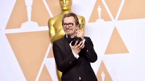 Gary Oldman en la noche de los Oscar. Alberto E. Rodriguez/Getty Images