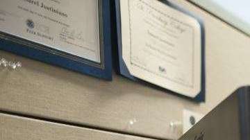 Yomarel Justiniano lleva 12 años trabajando en ICE.