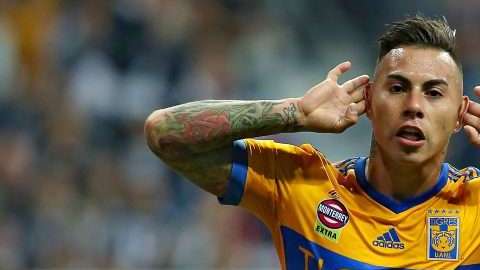 Eduardo Vargas de los Tigres de la UANL es uno de los ocho jugadores chilenos que juegan en México que integrarán su selección en esta Fecha FIFA. (Foto: Imago7/ Jose Macias)